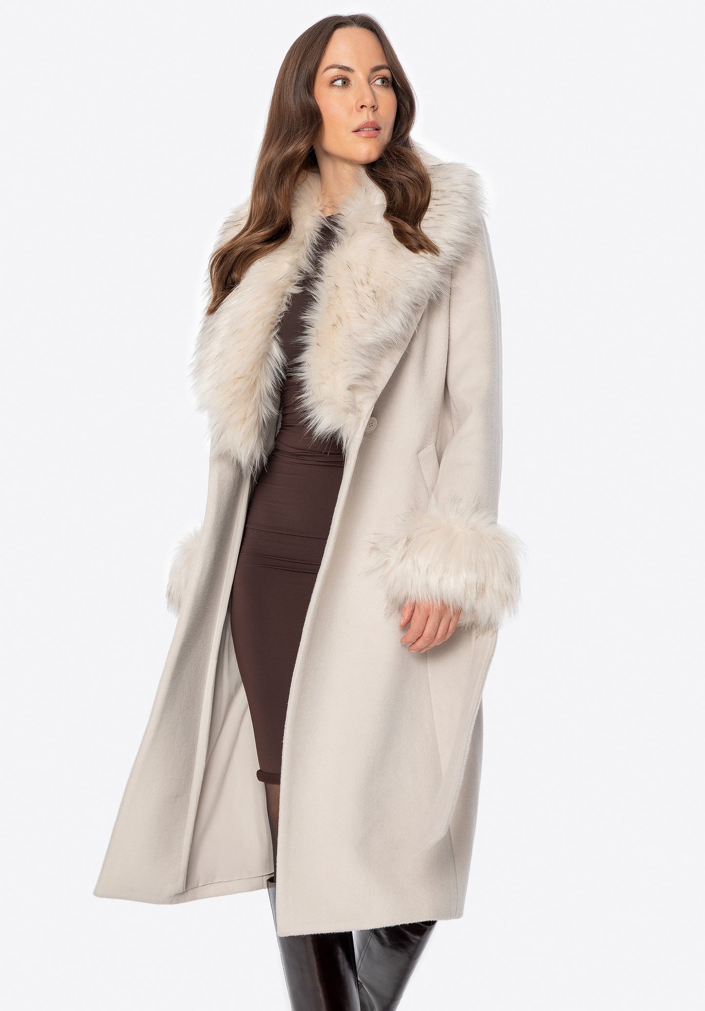 Freja | wool-blend coat with faux fur